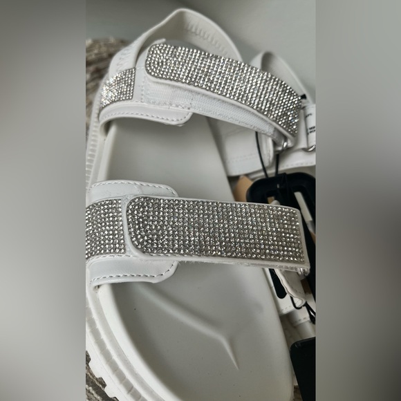 Madden NYC 2 sizes available - Picture 2 of 5